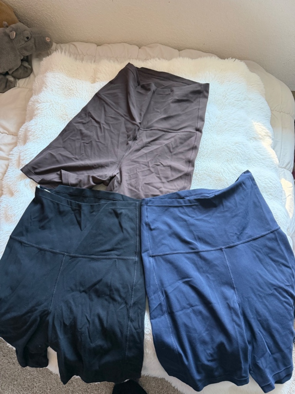 3 pairs of momanda yoga shorts - Picture 2 of 3